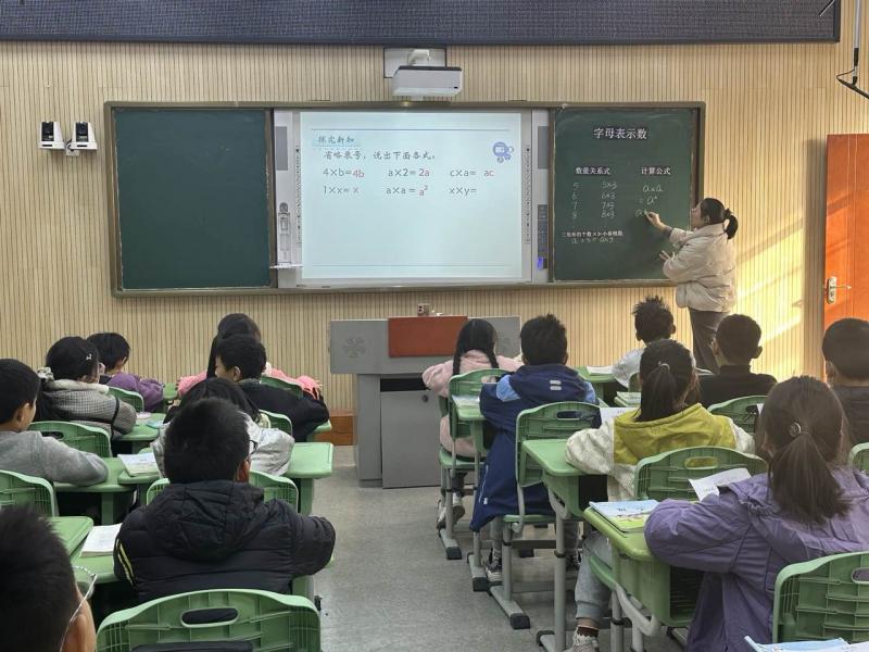 费晓.jpg